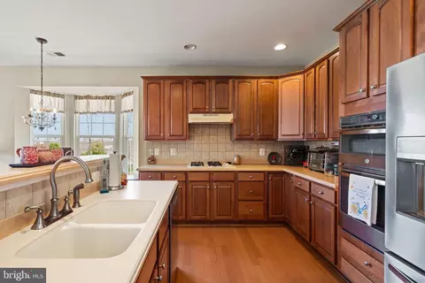 Kitchen - 16441 Sparkling Brook Loop, Dumfries, VA 22025 photo 1 of 4