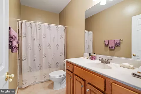 Bath - 16441 Sparkling Brook Loop, Dumfries, VA 22025 photo 4 of 4