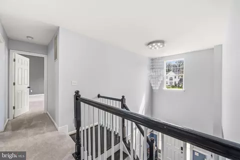 Entry Way - 2932 Nicely Ct, Dumfries, VA 22026 photo 9 of 10