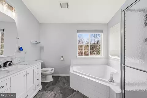 Bath - 2932 Nicely Ct, Dumfries, VA 22026 photo 2 of 3