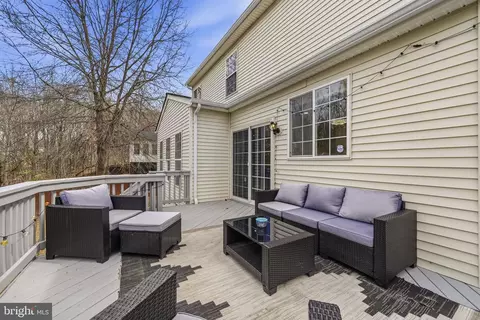 Exterior - 2932 Nicely Ct, Dumfries, VA 22026 photo 3 of 8