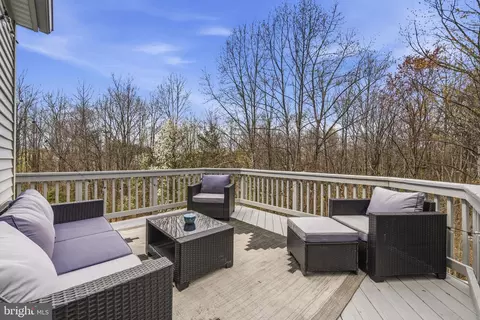 Exterior - 2932 Nicely Ct, Dumfries, VA 22026 photo 2 of 8
