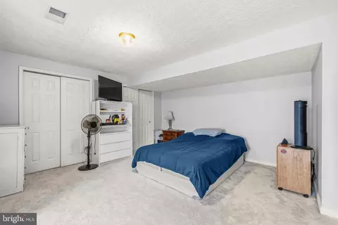 Bedroom - 2932 Nicely Ct, Dumfries, VA 22026 photo 6 of 9