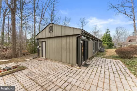 Exterior - 7202 Danny Ln, Manassas, VA 20112 photo 5 of 12
