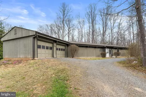 7202 Danny Ln, Manassas, VA 20112