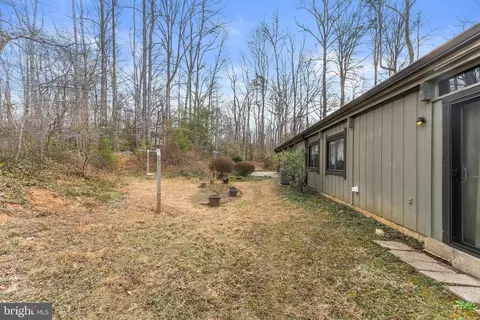 Exterior - 7202 Danny Ln, Manassas, VA 20112 photo 11 of 12