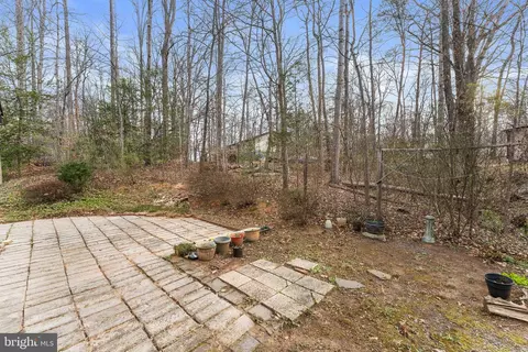 Exterior - 7202 Danny Ln, Manassas, VA 20112 photo 8 of 12