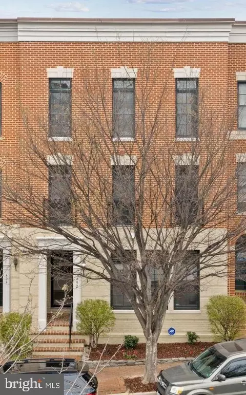 492 Harbor Side St, Woodbridge, VA 22191