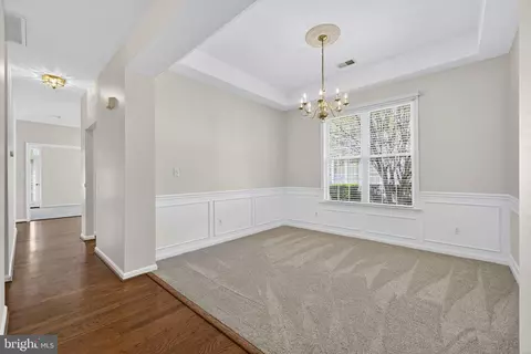 Entry Way - 6922 Walnut Hill Dr, Gainesville, VA 20155 photo 3 of 10