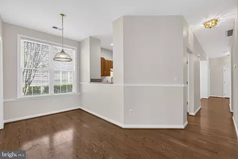 Entry Way - 6922 Walnut Hill Dr, Gainesville, VA 20155 photo 9 of 10