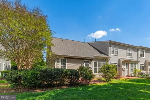 Exterior - 6922 Walnut Hill Dr, Gainesville, VA 20155 photo 10 of 10