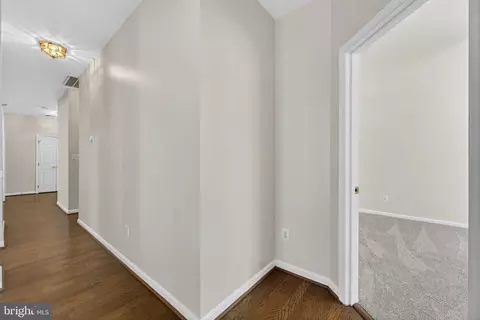 Entry Way - 6922 Walnut Hill Dr, Gainesville, VA 20155 photo 10 of 10