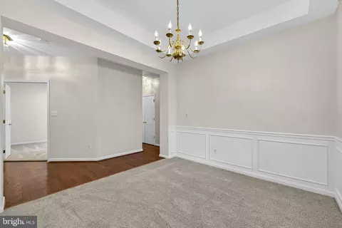 Entry Way - 6922 Walnut Hill Dr, Gainesville, VA 20155 photo 5 of 10