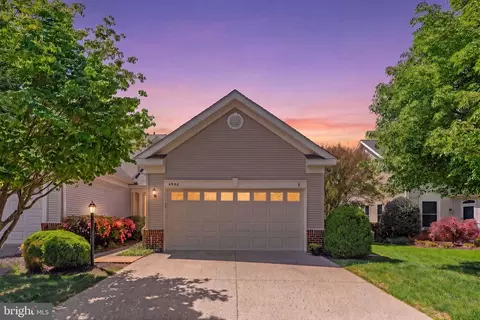 6922 Walnut Hill Dr, Gainesville, VA 20155