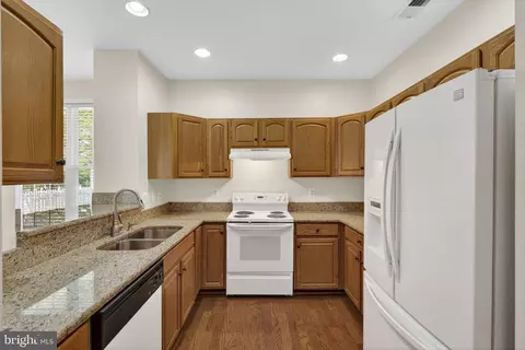 Kitchen - 6922 Walnut Hill Dr, Gainesville, VA 20155 photo 1 of 5