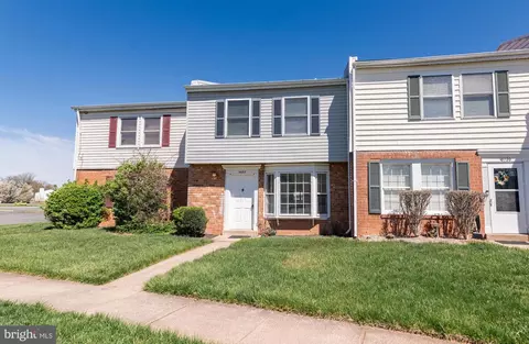 10722 Meadow Grove Ct, Manassas, VA 20109