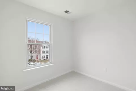 Bedroom - 14275 Newbern Loop, Gainesville, VA 20155 photo 3 of 5