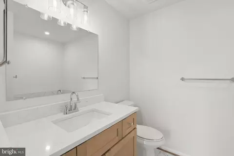 Bath - 14275 Newbern Loop, Gainesville, VA 20155 photo 1 of 6