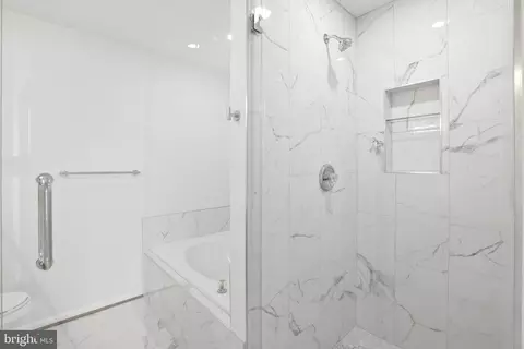 Bath - 14275 Newbern Loop, Gainesville, VA 20155 photo 4 of 6