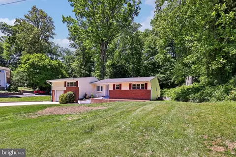 Exterior - 18328 Sharon Rd, Triangle, VA 22172 photo 6 of 8