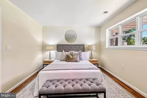 Bedroom - 18328 Sharon Rd, Triangle, VA 22172 photo 1 of 6