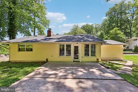 Exterior - 18328 Sharon Rd, Triangle, VA 22172 photo 3 of 8