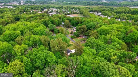 View/Area - 18328 Sharon Rd, Triangle, VA 22172 photo 4 of 14