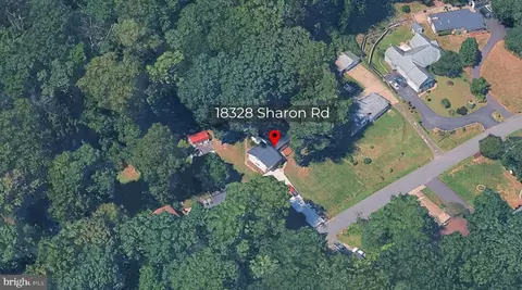 View/Area - 18328 Sharon Rd, Triangle, VA 22172 photo 3 of 14