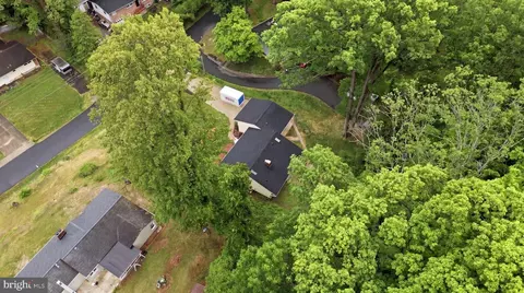 View/Area - 18328 Sharon Rd, Triangle, VA 22172 photo 12 of 14