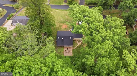 View/Area - 18328 Sharon Rd, Triangle, VA 22172 photo 13 of 14