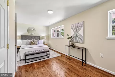 Bedroom - 18328 Sharon Rd, Triangle, VA 22172 photo 2 of 6