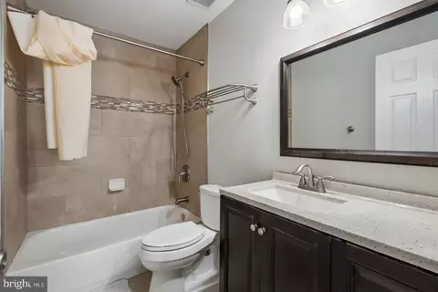 Bath - 8409 Tackhouse Loop, Gainesville, VA 20155 photo 3 of 3
