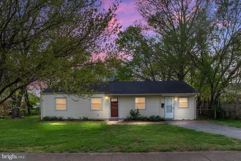 7905 Lomond Ct, Manassas, VA 20109