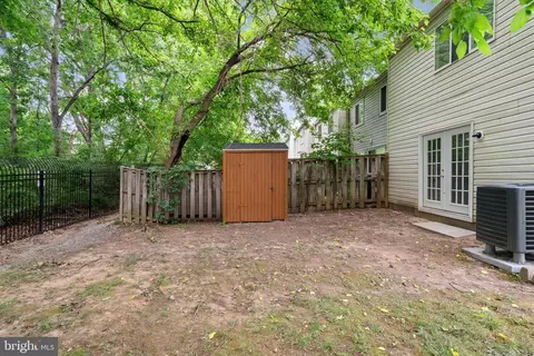 Exterior - 3601 Wharf Ln, Triangle, VA 22172 photo 5 of 5