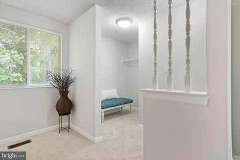 Entry Way - 3601 Wharf Ln, Triangle, VA 22172 photo 2 of 3