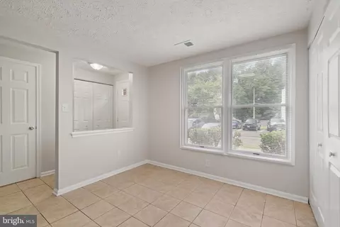 Entry Way - 3601 Wharf Ln, Triangle, VA 22172 photo 3 of 4