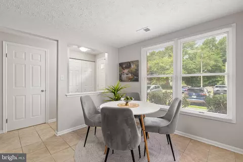 Dining - 3601 Wharf Ln, Triangle, VA 22172 photo 2 of 2