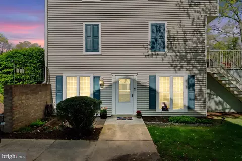 2823 Madeira Ct, Woodbridge, VA 22192
