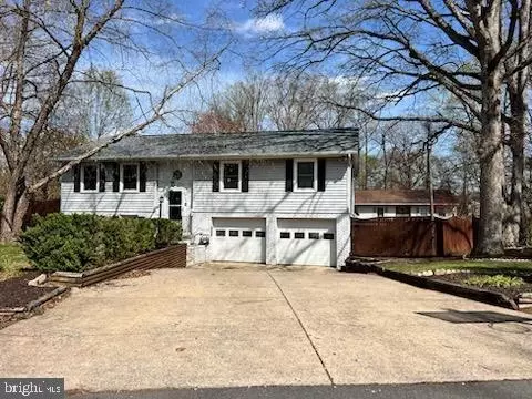 15195 Dyers Rd, Woodbridge, VA 22193