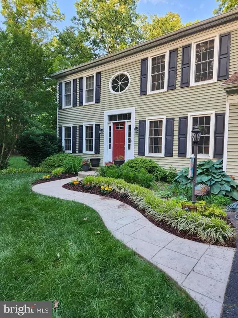 6175 River Forest Dr, Manassas, VA 20112