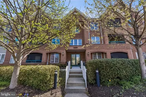 13891 Chelmsford Dr, Gainesville, VA 20155