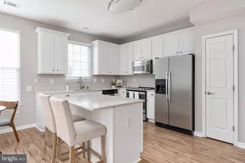 Kitchen - 12966 Dunbarton Dr, Bristow, VA 20136 photo 2 of 5