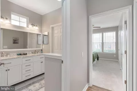 Entry Way - 12966 Dunbarton Dr, Bristow, VA 20136 photo 6 of 7