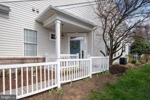Exterior - 12966 Dunbarton Dr, Bristow, VA 20136 photo 5 of 14