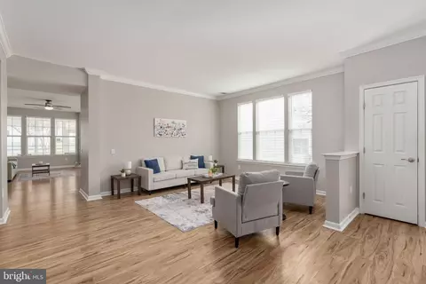 Living - 12966 Dunbarton Dr, Bristow, VA 20136 photo 4 of 10