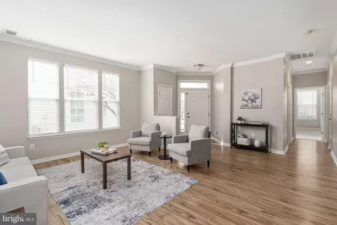 Living - 12966 Dunbarton Dr, Bristow, VA 20136 photo 5 of 10