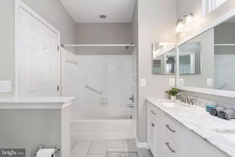 Bath - 12966 Dunbarton Dr, Bristow, VA 20136 photo 3 of 4