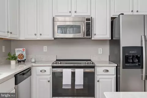 Kitchen - 12966 Dunbarton Dr, Bristow, VA 20136 photo 3 of 5