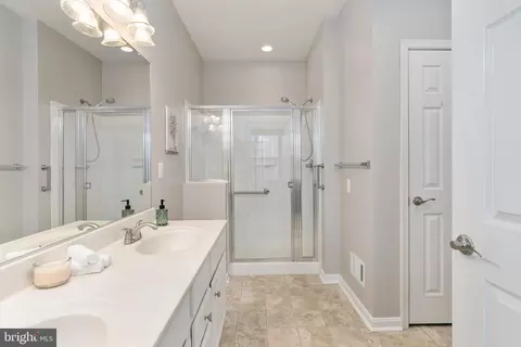 Bath - 12966 Dunbarton Dr, Bristow, VA 20136 photo 2 of 4