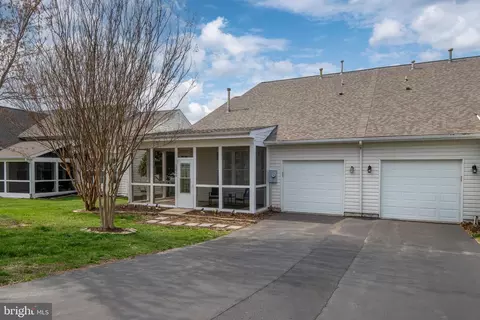 Exterior - 12966 Dunbarton Dr, Bristow, VA 20136 photo 10 of 14